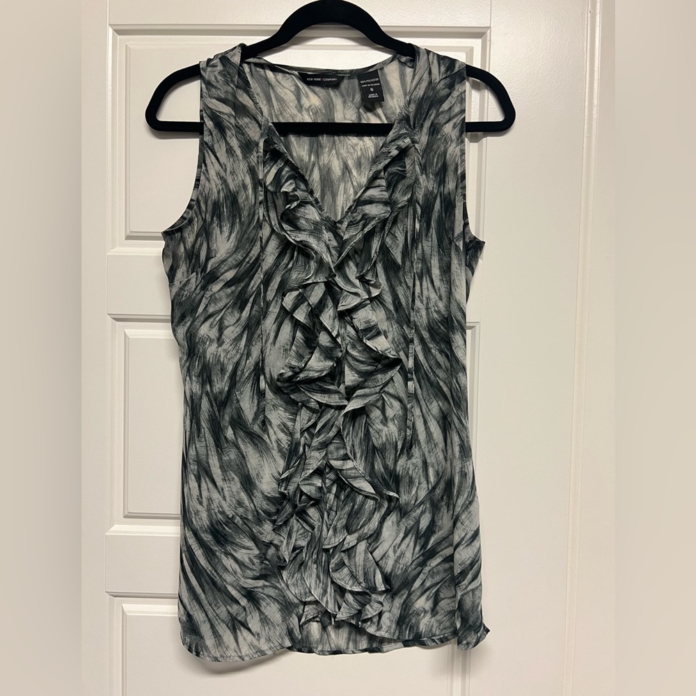 New York & Company Ruffle Blouse. Grey. Size 6.